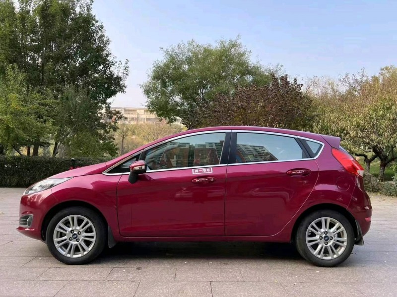 邢台14年福特嘉年华3