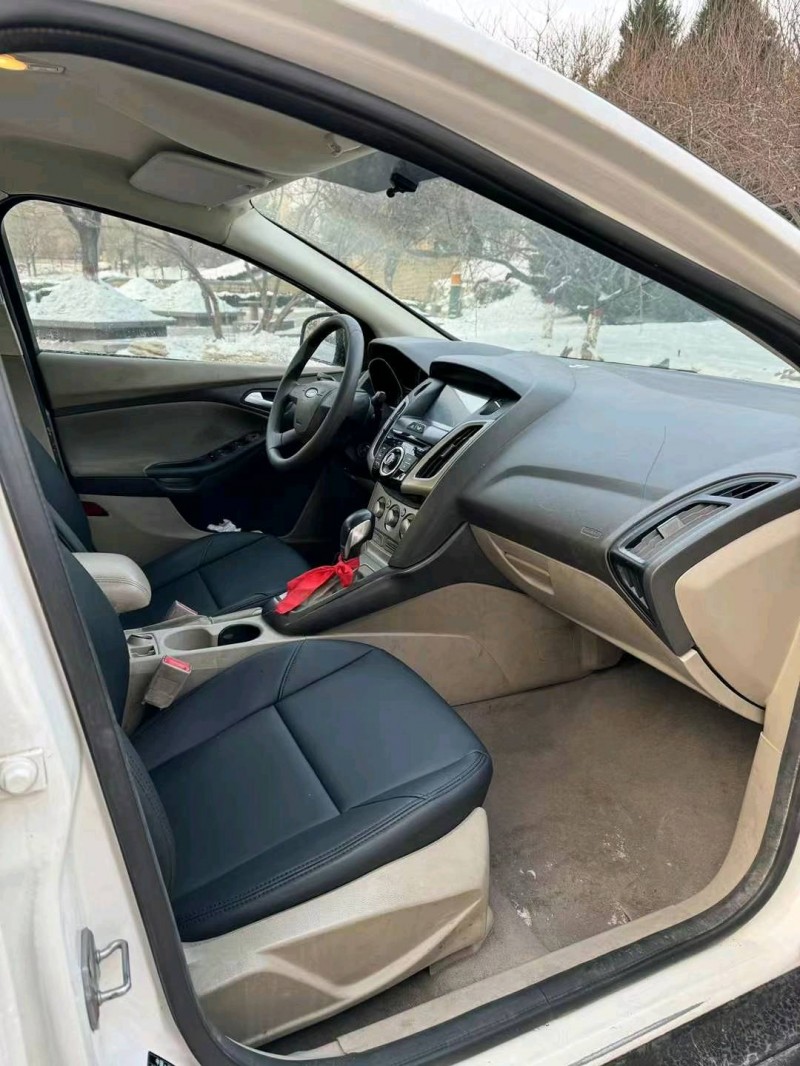 邢台14年福特福克斯7