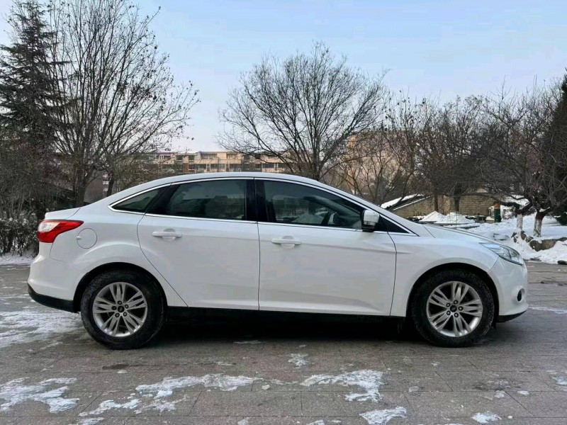 邢台14年福特福克斯8