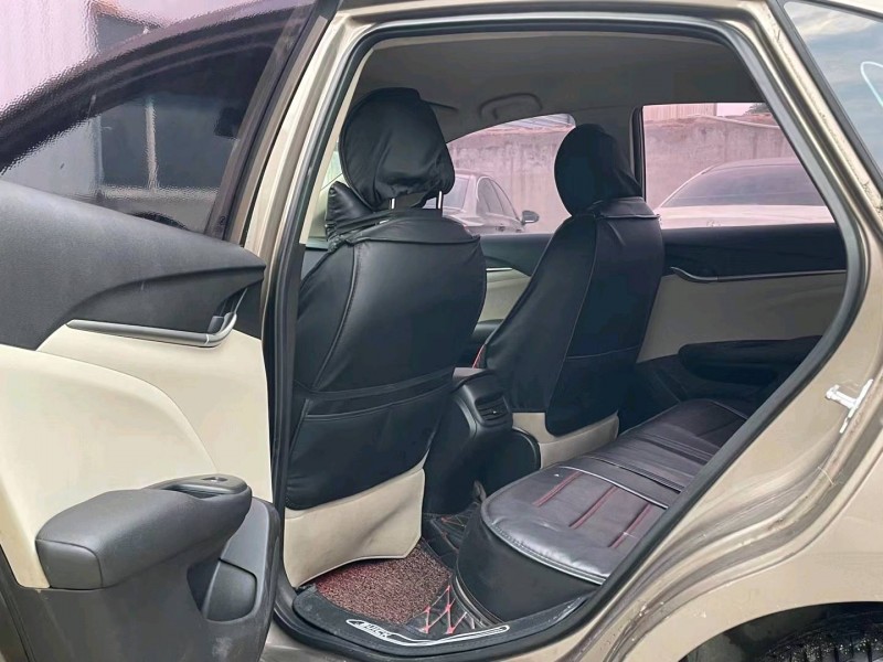 济宁16年别克英朗5