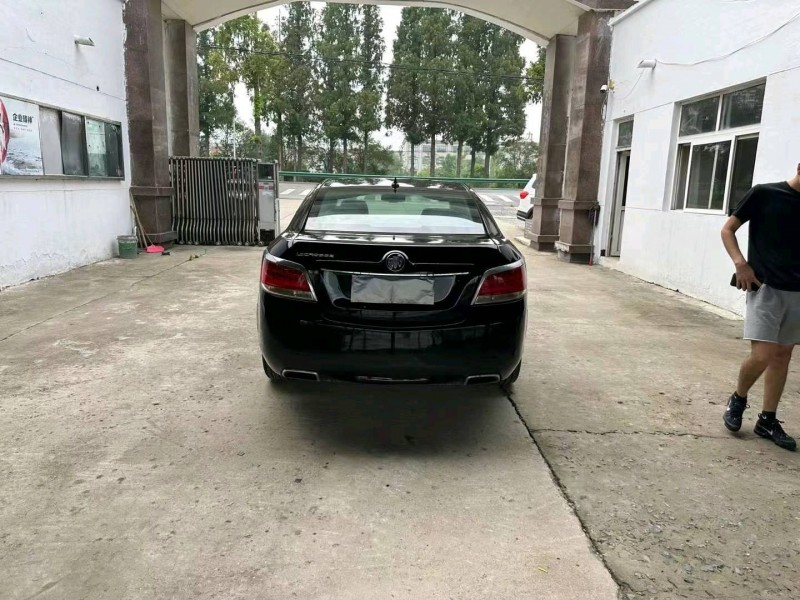 徐州13年别克君越9