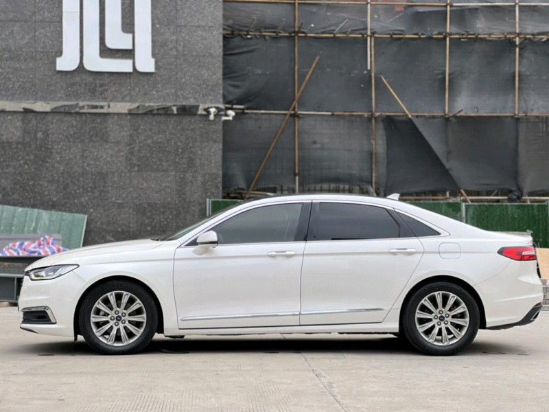 东莞20年福特金牛座7