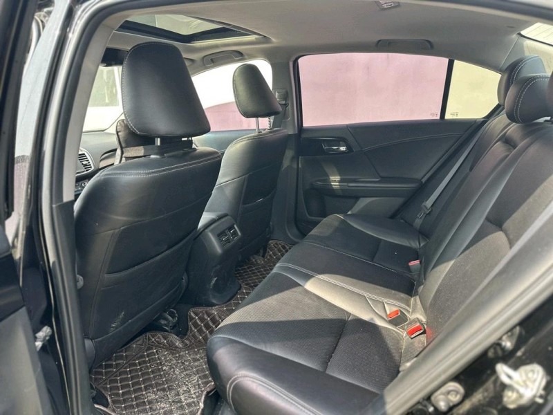 青岛18年本田雅阁5