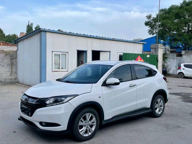 济宁18年本田缤智2