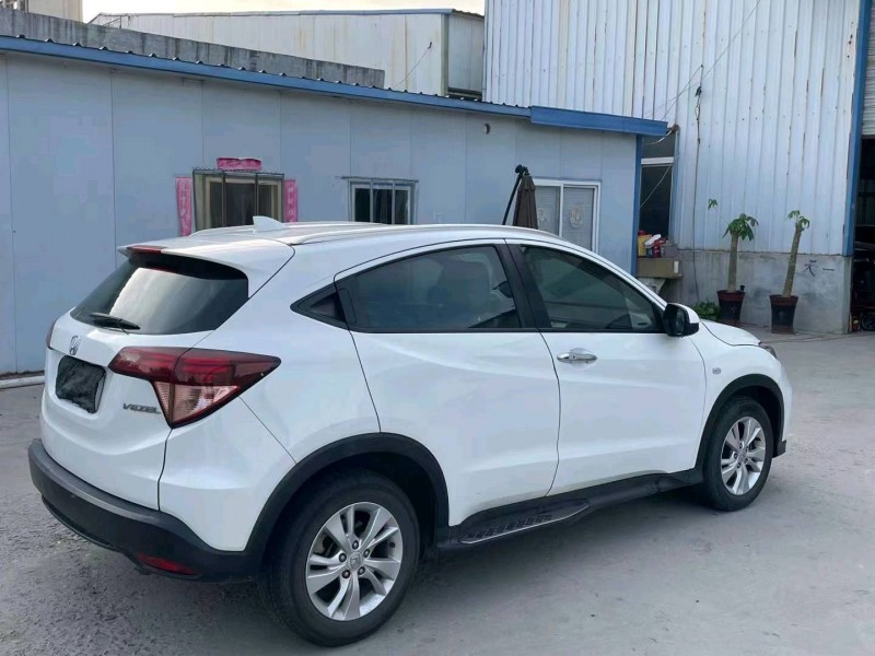 济宁18年本田缤智8