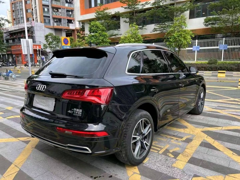 深圳20年奥迪Q57