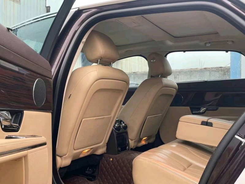济宁13年捷豹XJ6