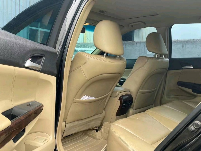 济宁13年本田雅阁5