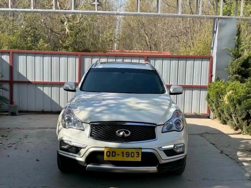 青島17年英菲尼迪QX501