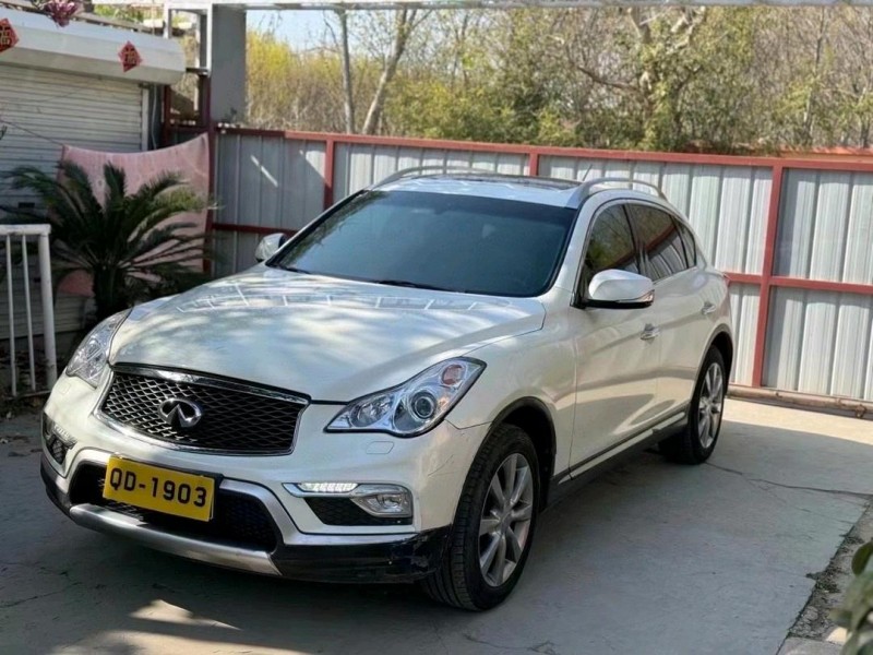 青島17年英菲尼迪QX502