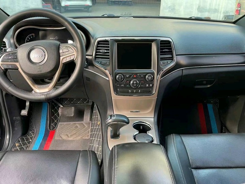 济宁14年Jeep大切诺基4