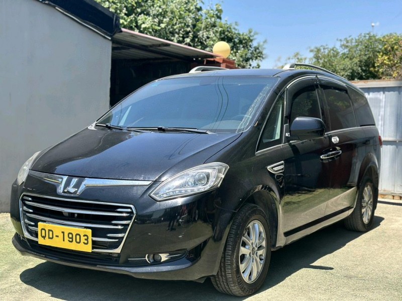 青岛17年纳智捷大7 MPV2