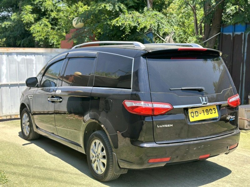 青岛17年纳智捷大7 MPV9