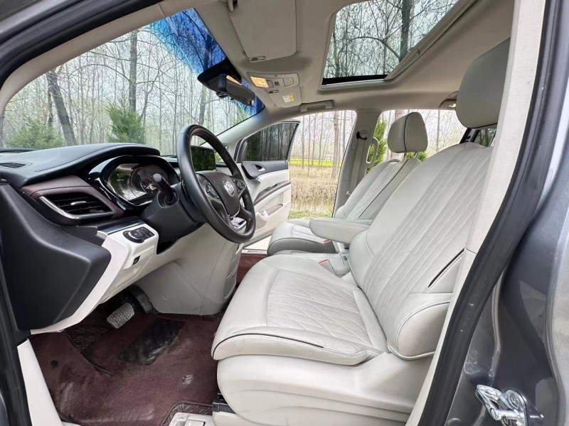 徐州21年别克GL86