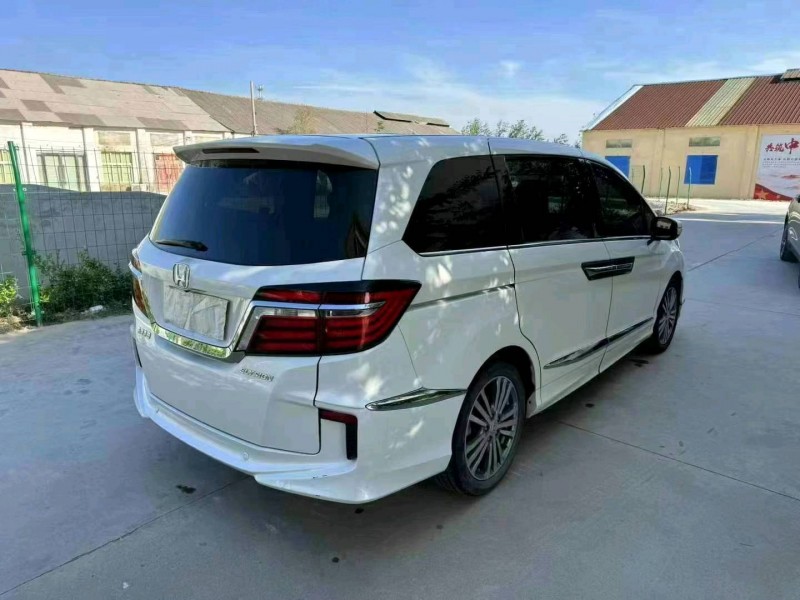 徐州18年本田艾力绅3