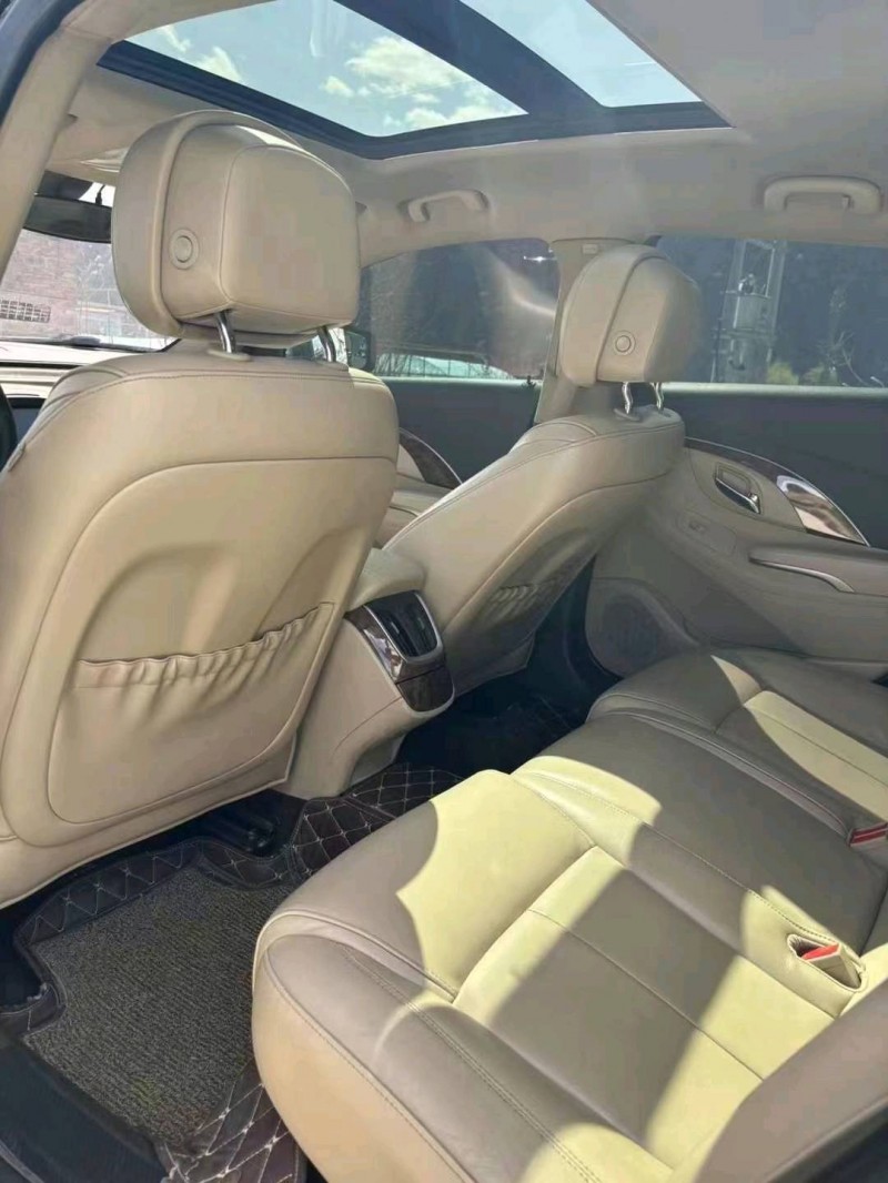 邢台15年别克君越6