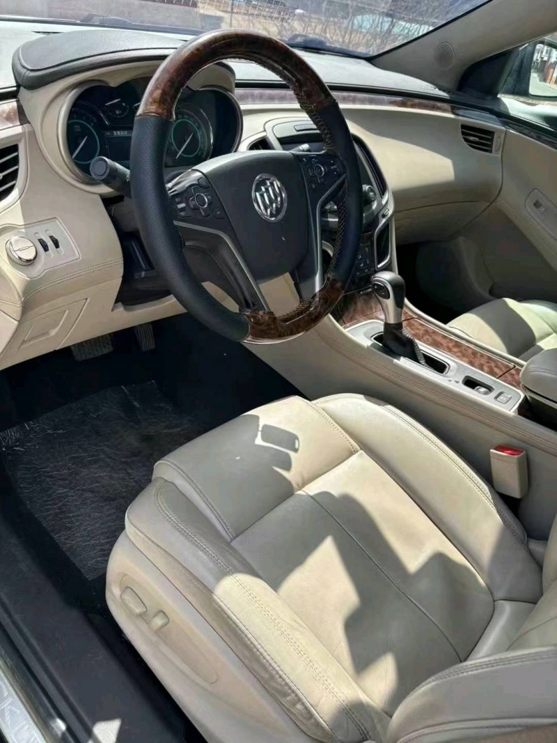 邢台15年别克君越8