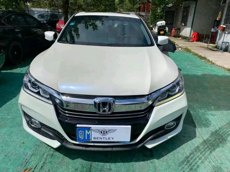 广州17年本田雅阁1