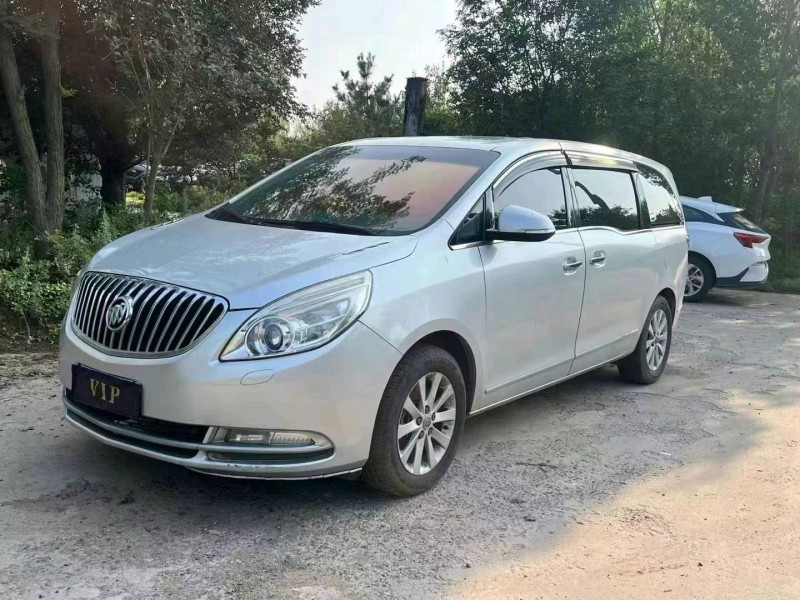 保定11年别克GL82