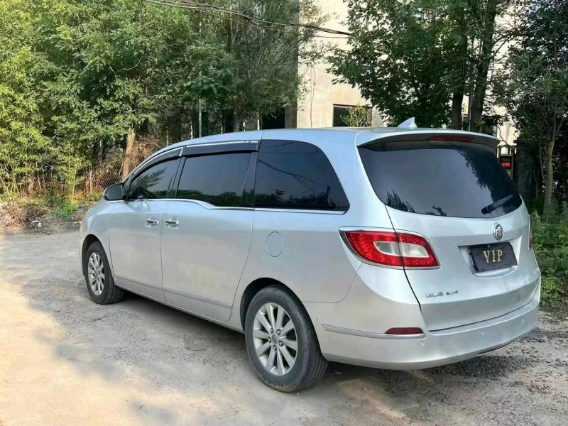 保定11年别克GL87