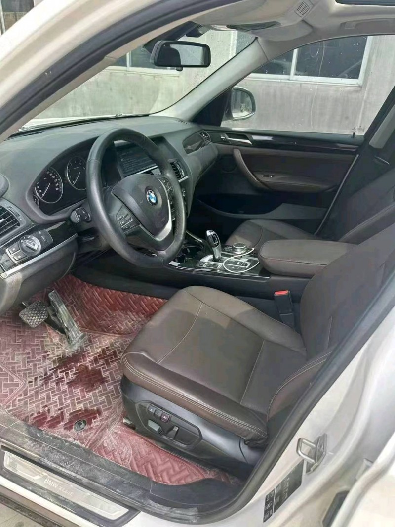 济南17年宝马X36