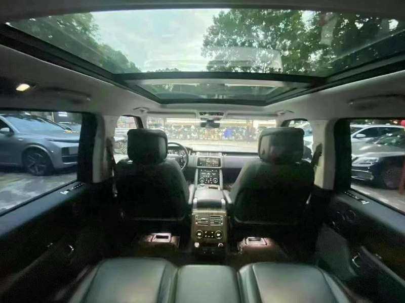 深圳19年路虎揽胜行政8