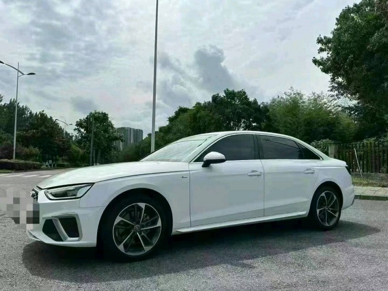 成都21年奥迪A4L2