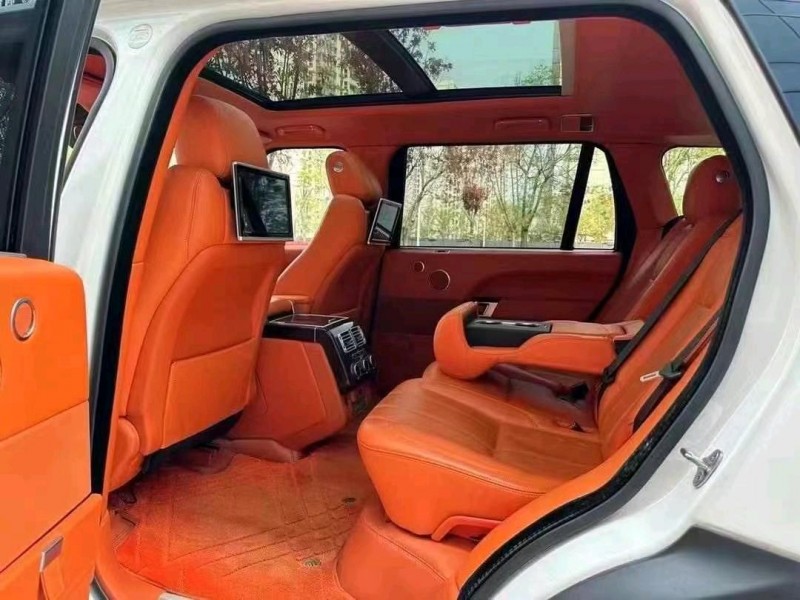 济宁18年路虎揽胜行政4