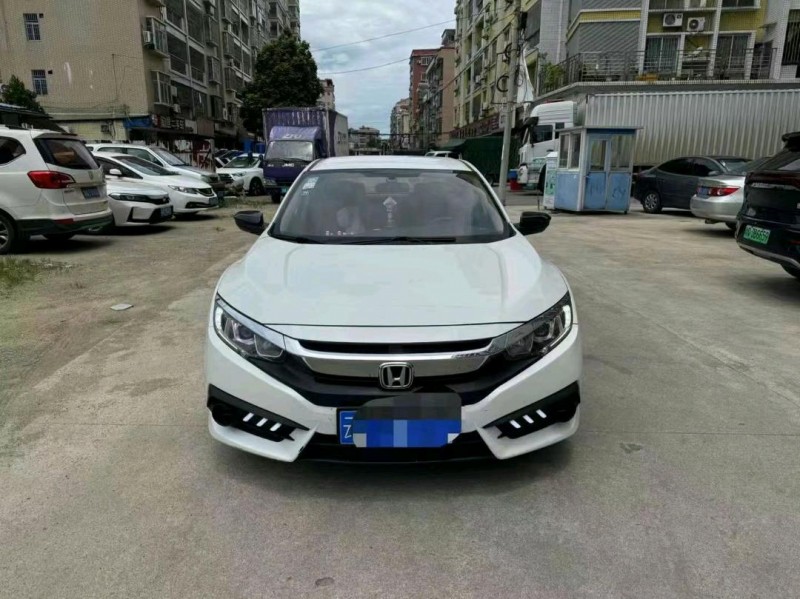 佛山17年本田思域1