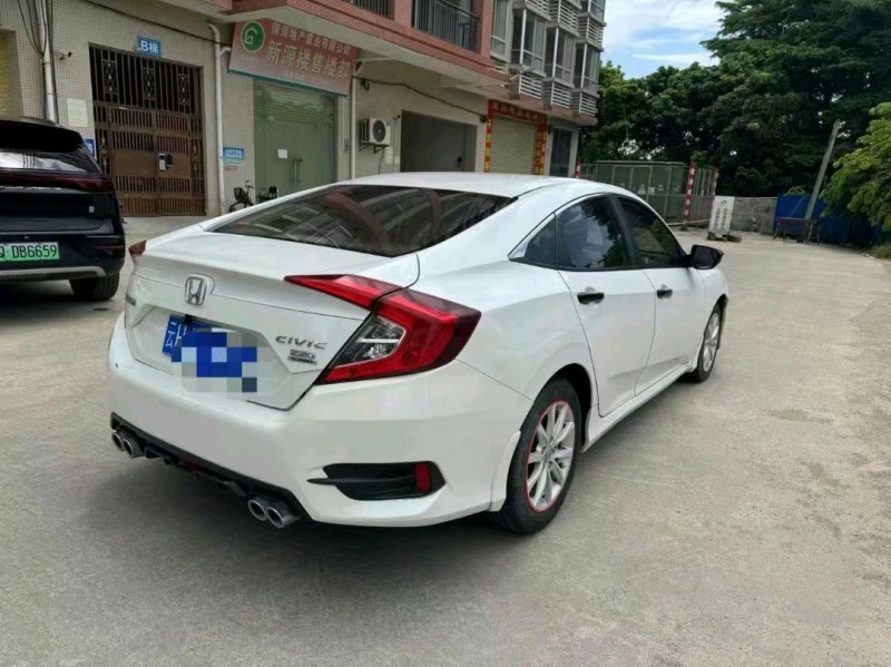 佛山17年本田思域8