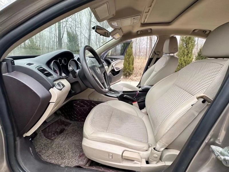 徐州17年别克君威5