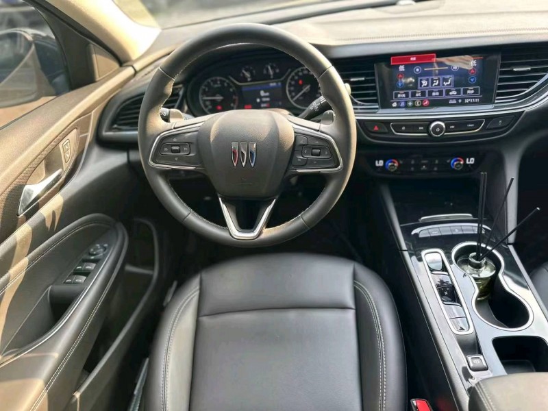 广州23年别克君威9