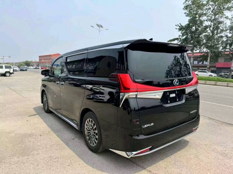 广州23年雷克萨斯LM300H5