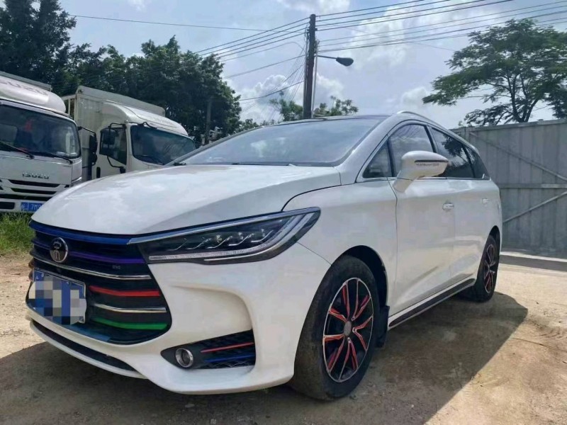 广州18年比亚迪宋MAX2