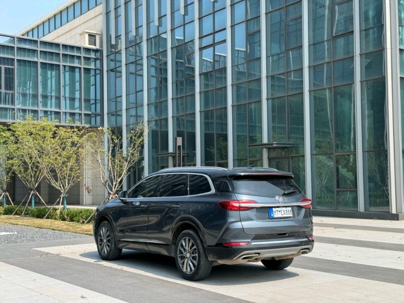 青岛20年别克昂科旗9