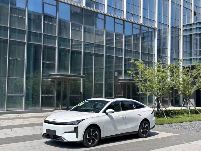 青岛21年路虎发现神行8