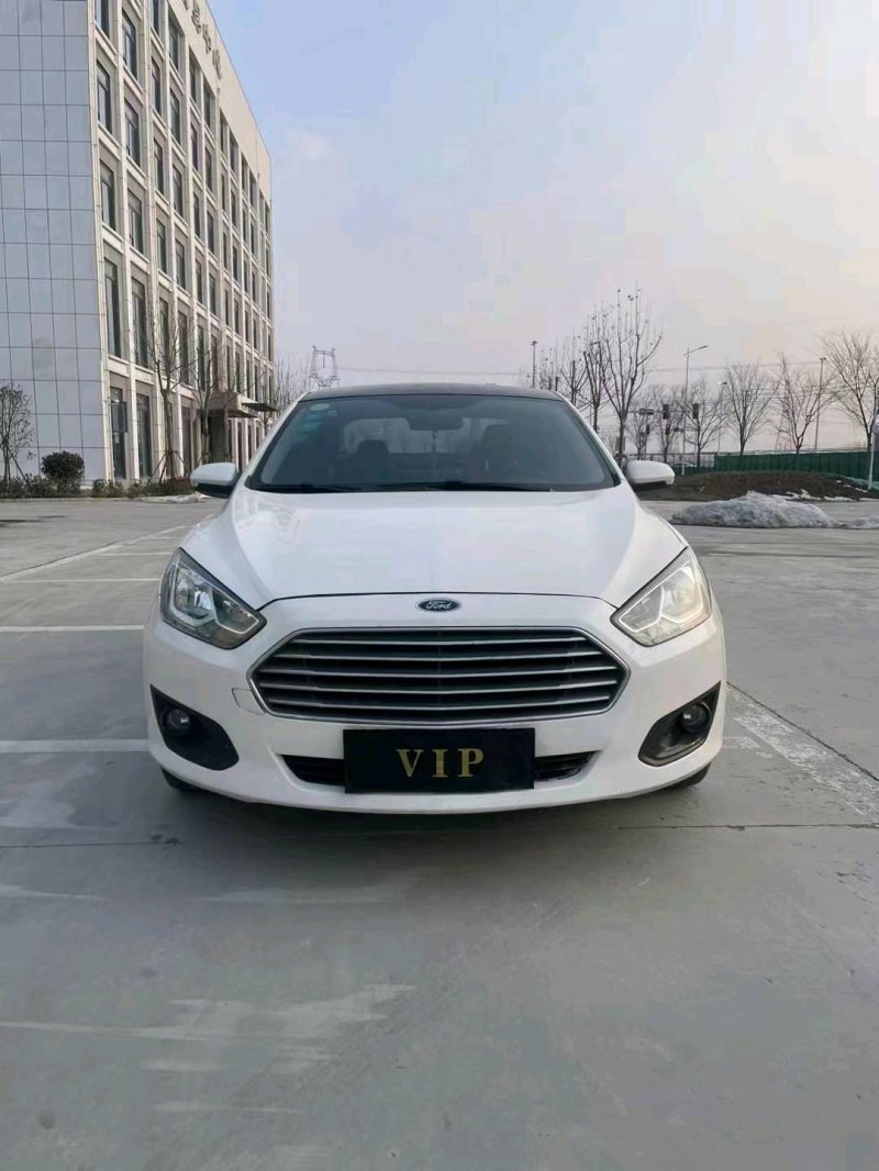 徐州17年福特福睿斯1