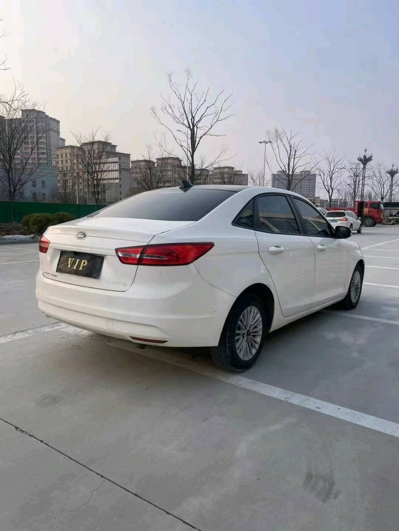 徐州17年福特福睿斯3