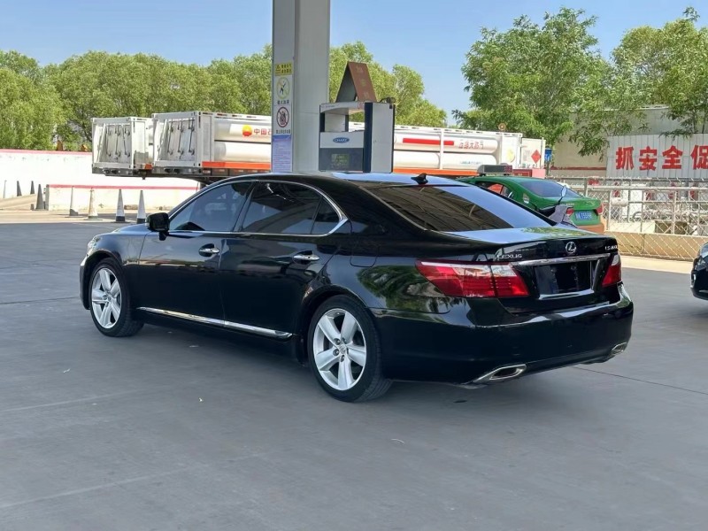 榆林10年雷克萨斯LS4