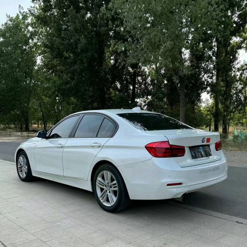 济南16年宝马3系9