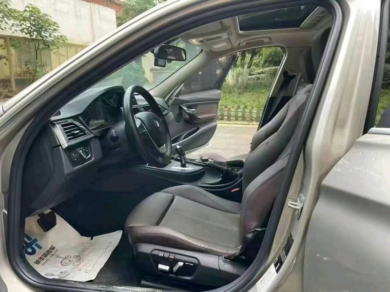 成都18年宝马3系4