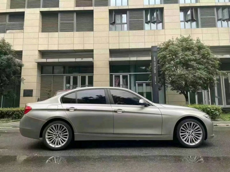 成都18年宝马3系9