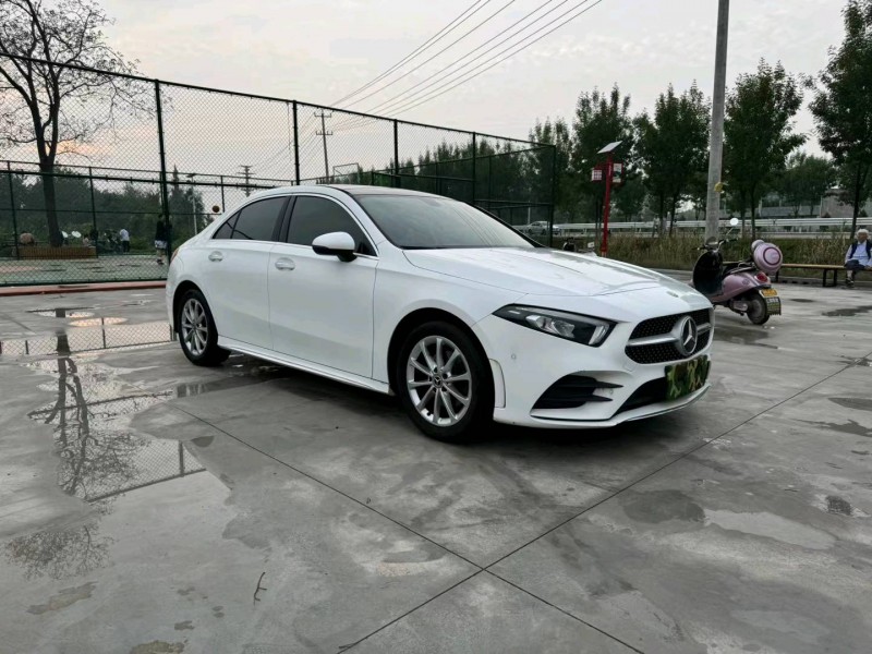 徐州19年奔驰A3