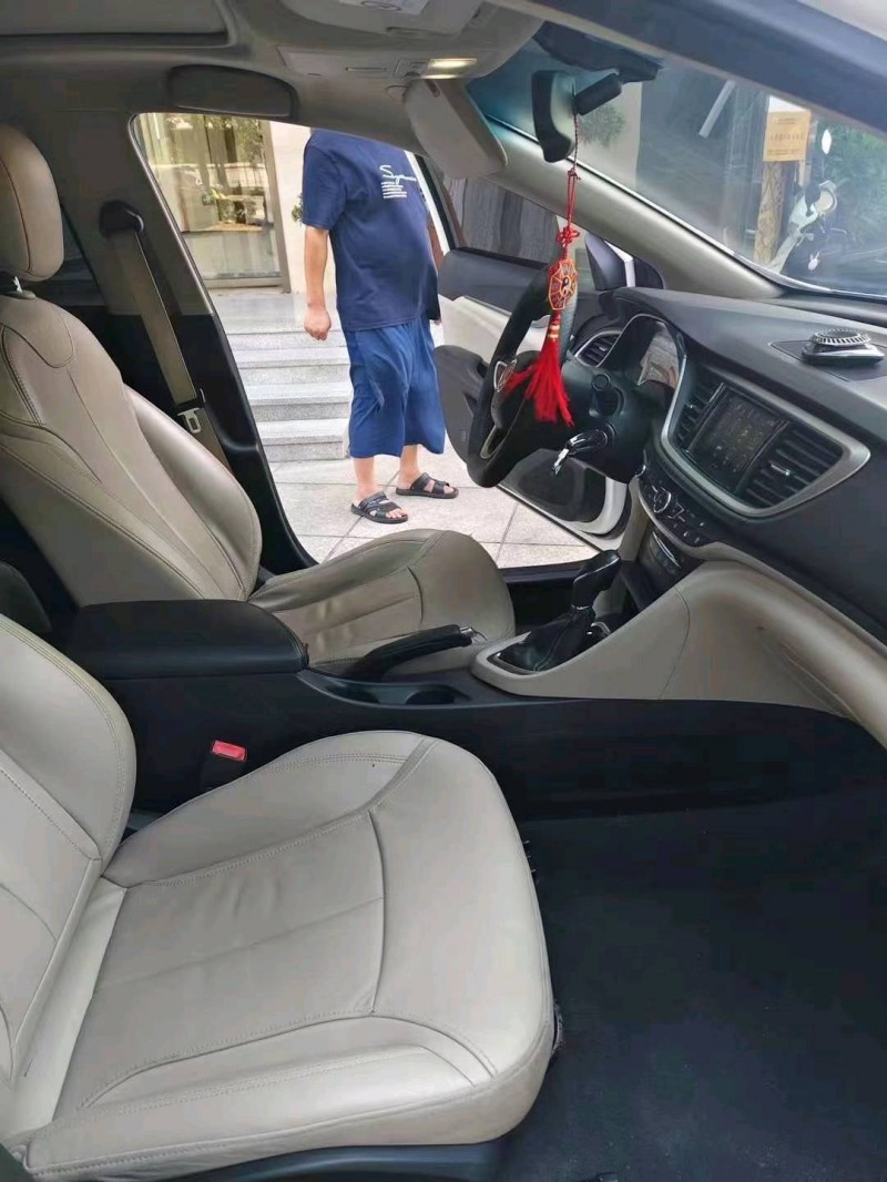 聊城19年别克英朗8