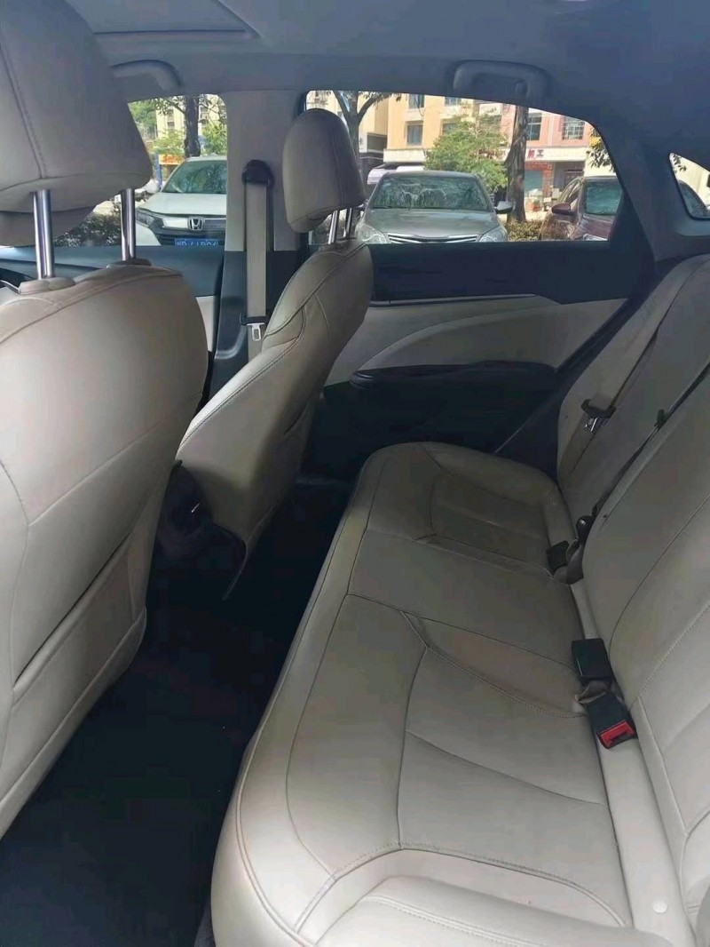 聊城19年别克英朗9