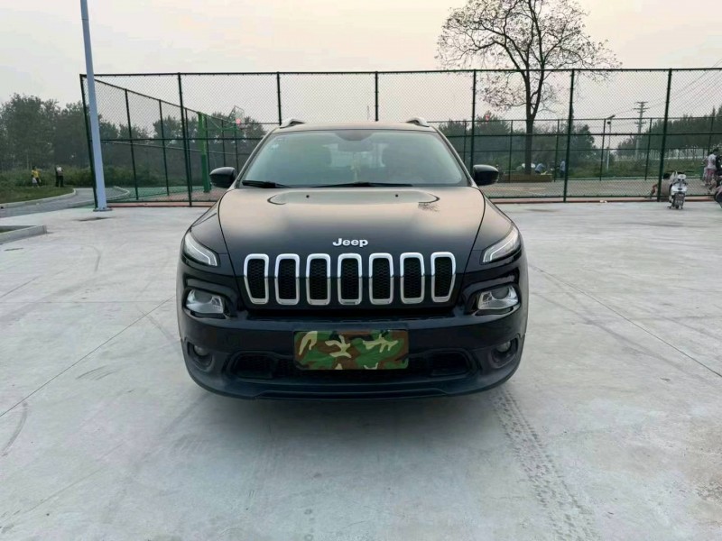 徐州17年Jeep自由光1