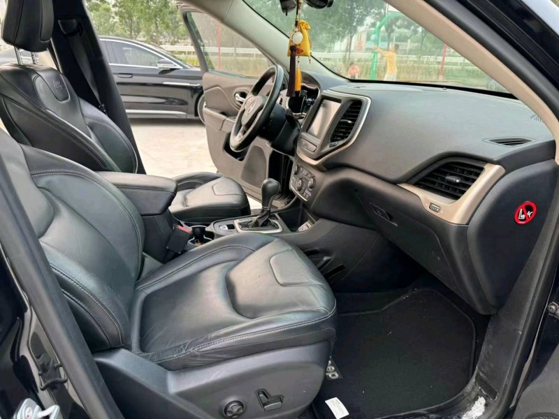 徐州17年Jeep自由光3