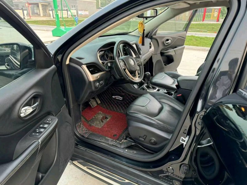 徐州17年Jeep自由光5