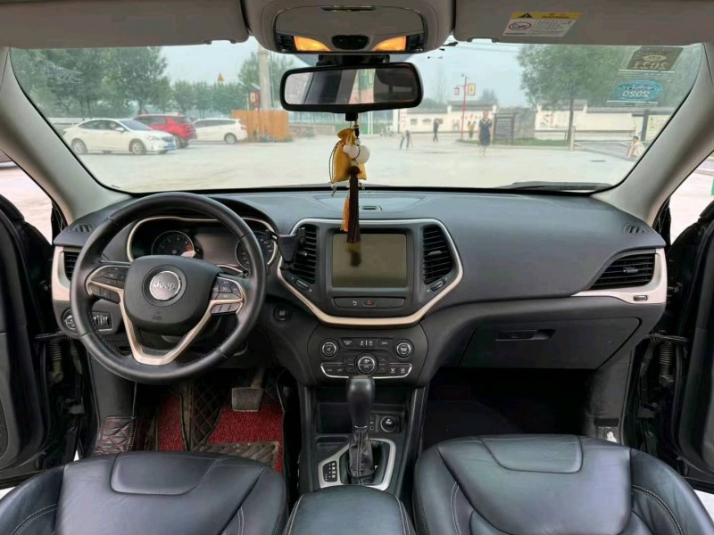 徐州17年Jeep自由光7