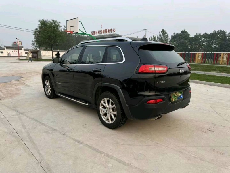 徐州17年Jeep自由光8